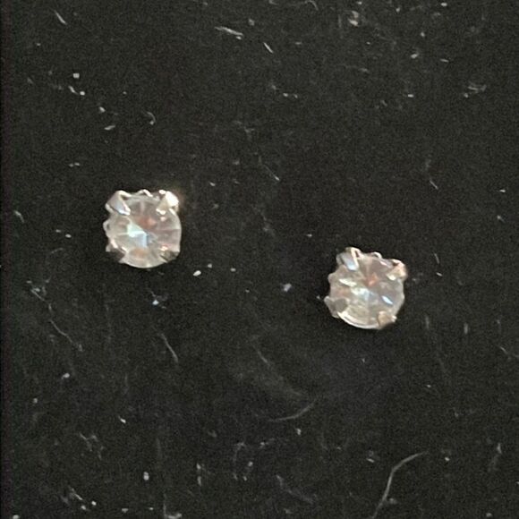 0.5” silver tone dainty solitaire cut cubic zirconia stud earrings - Picture 1 of 11